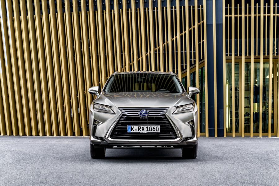  Lexus RX450hL 2018 года  (WW) (фото 10 из 45)